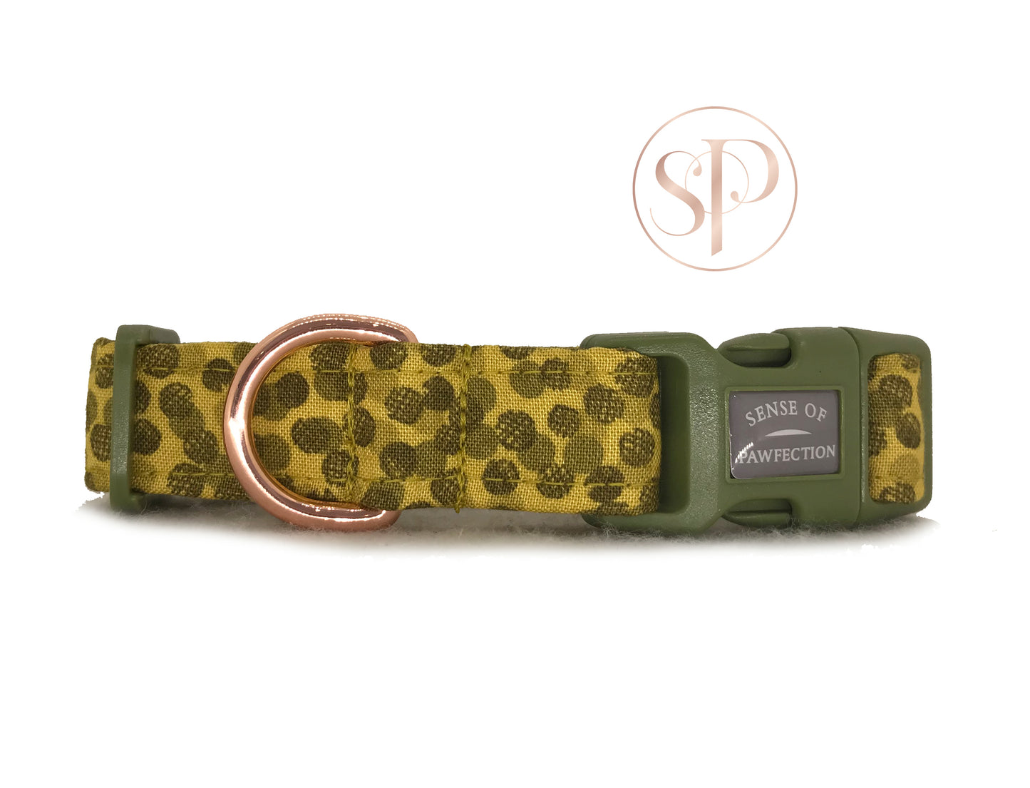 Orchard Feast Berries Dog Collar